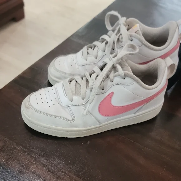 Nike Pink and White Classic Sneakers 5.5Y - Picture 4 of 14